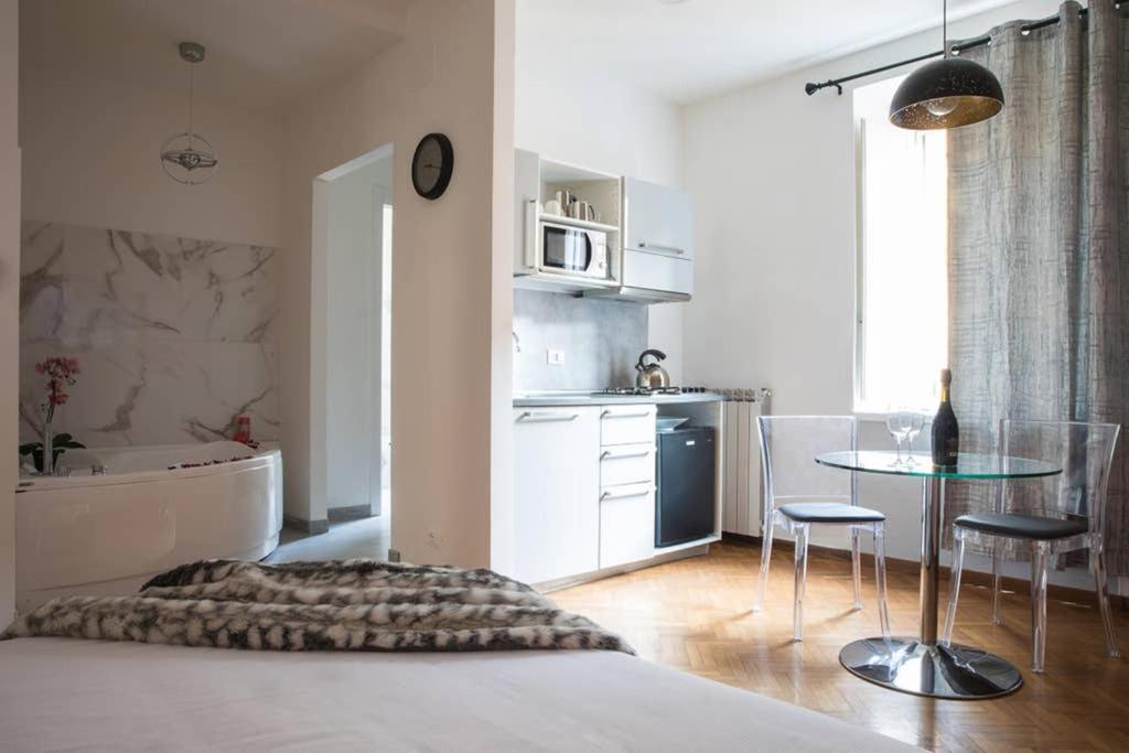 Pink Intimate Jacuzzi Suite Trastevere - Top Collection Rome Bagian luar foto
